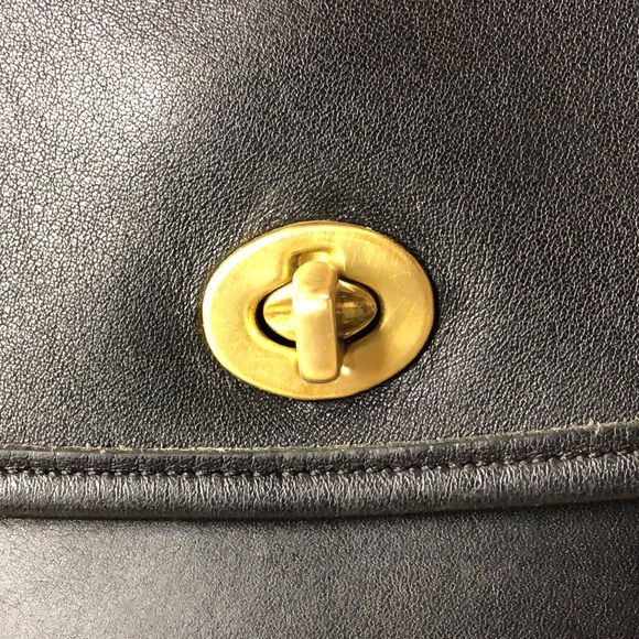 Vintage COACH Black Leather Side Pack Brass Turn Lock Shoulder Bag USA 9979 - Picture 6 of 17
